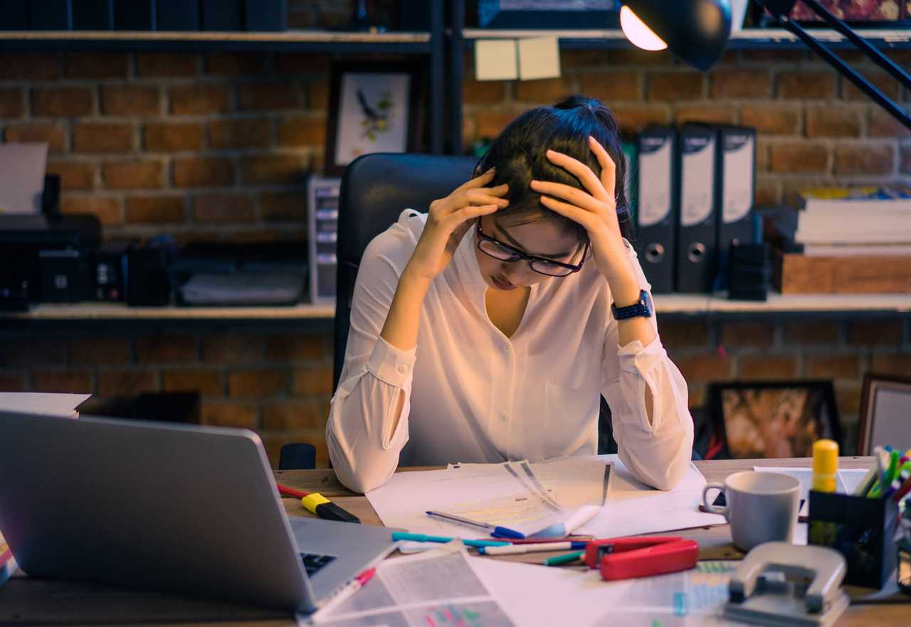 Hydration Habits for Desk Workers Maintaining Focus and Productivity